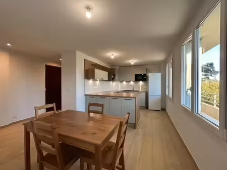 location meublée appartement 2 pièces 52.6 m² à toulon (83000)  800 €