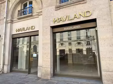 local commercial 118 m² - rue royale