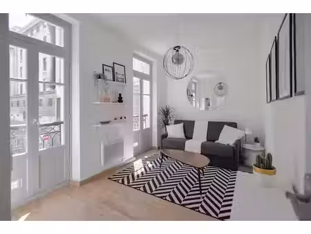 location meublée appartement 1 pièce 28 m² à marseille 1er (13001)  850 €