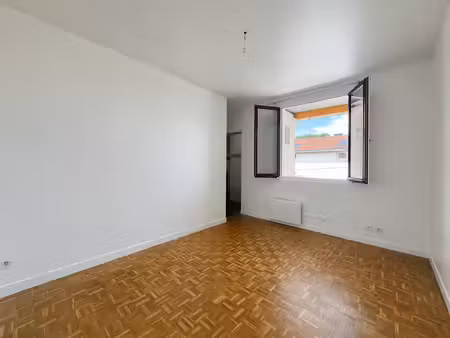 location appartement 2 pièces 34 m² à colombes (92700)  925 €