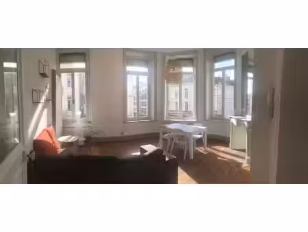 location meublée appartement 3 pièces 66 m² à lille (59000)  1 100 €