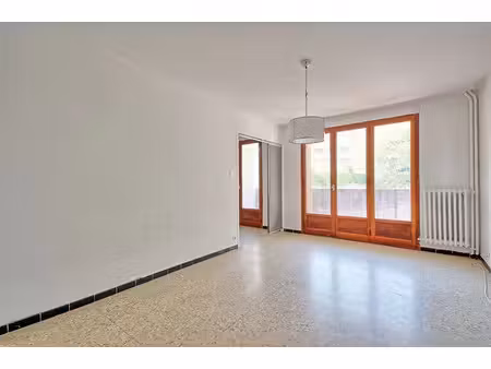 location appartement 4 pièces 75 m² à toulon (83000)  1 050 €