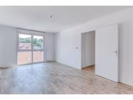 location appartement 4 pièces 93 m² à corbeil-essonnes (91100)  1 339 €