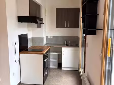location appartement 2 pièces 35.6 m² à courbevoie (92400)  1 370 €