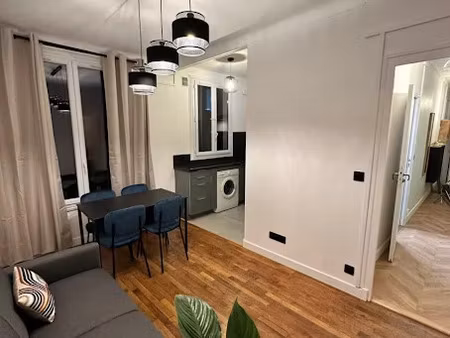 location meublée appartement 2 pièces 36 m² à courbevoie (92400)  1 300 €
