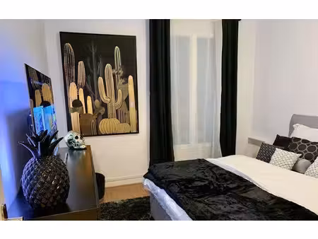 location meublée appartement 2 pièces 29 m² à puteaux (92800)  1 300 €