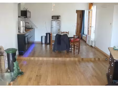 location appartement 3 pièces 47 m² à paris 20ème (75020)  1 657 €