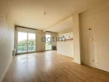 location appartement 2 pièces à la roche-sur-yon (85000) : à louer 2 pièces / 44m² la roch
