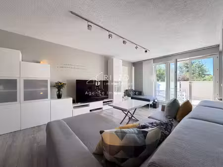duplex 93m2 avec vue dégagée  2 terrasses et double garage