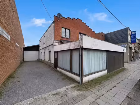 entrepôt commercial + 2 appartements
