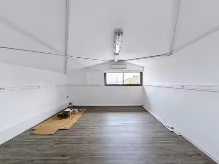location bureaux 83 m²