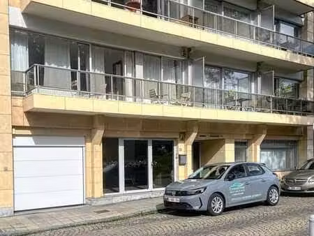 local commercial de 450m² situé au jardin botanique
