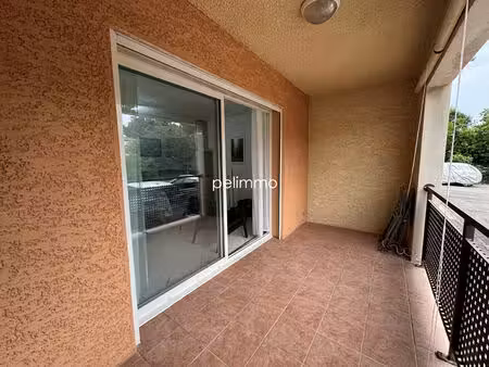 salon de provence - appartement meuble t2 + terrasse + parking - 34.41 m2