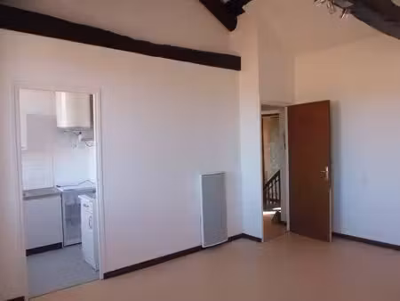 studio dans bel immeuble du centre ville