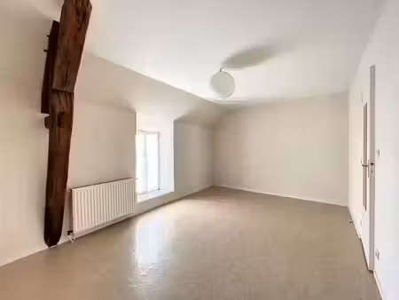 location appartement 2 pièces 41.9 m² à janville-en-beauce (28310)  475 €
