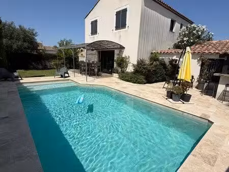 maison 4 pièces avec piscine et garage