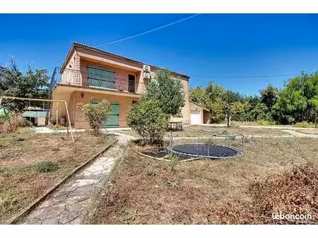 propriété 7 pièces 196 m²