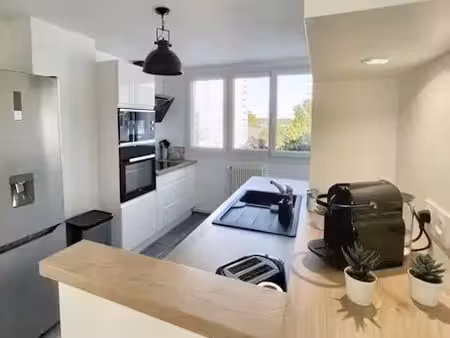location meublée appartement 5 pièces 82 m² à orleans (45000)  430 €