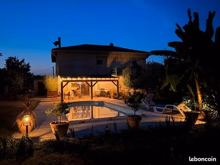 maison familiale avec piscine en pleine nature