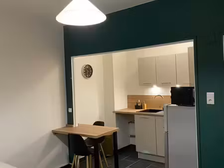 location studio meublé