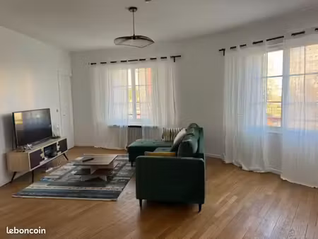 t2 meublé de 53 m² - rénové - proche gare et commerces