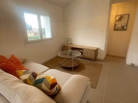 location t3 de 58 m² à saint-cyr-sur-mer
