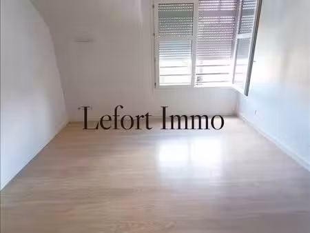 studio 1 pièce 30 m²
