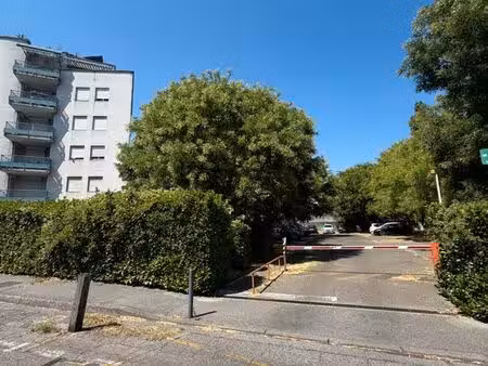 ?️ garage partagé à louer – grenoble