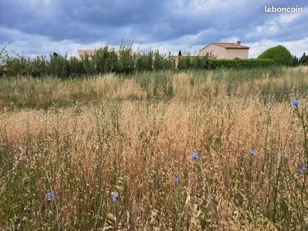 terrain 305 m² lambesc