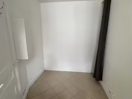 location appartement 1 pièce 8 m² à paris 16ème (75016)  550 €