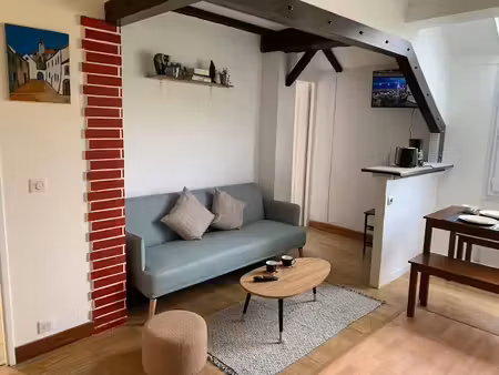 location meublée appartement 4 pièces 68 m² à cergy (95000)  550 €