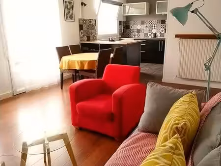 très agréable t2 meublé proche centre