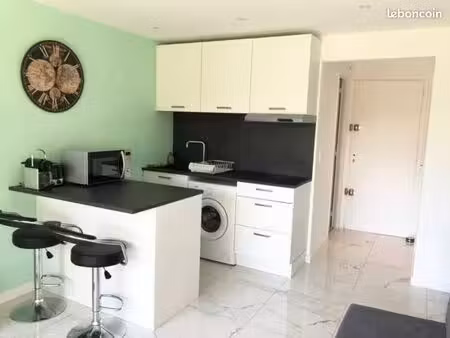 a louer  t1 refait à neuf en location meublée à l’année