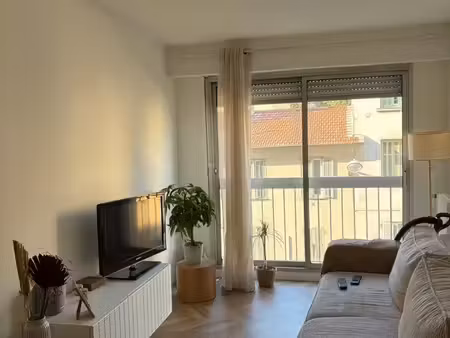 superbe t2 meublé avec parking