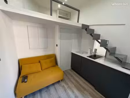 studio avec mezzanine sur le port de nice