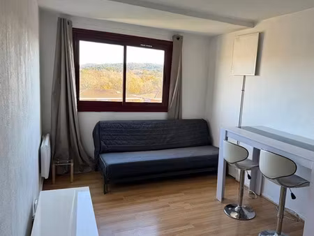 location meublée appartement 1 pièce 18 m² à aix-en-provence (13090)  640 €