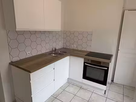 location meublée appartement 3 pièces 60 m² à le teil (07400)  660 €