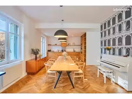 aix centre-ville – appartement familial t5 de 142 m² avec 2 parkings (dont 1 box)  cave