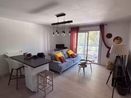 t2 43 m² + balcon fermé 11 5 m² - sans vis-à-vis - parking - toulon