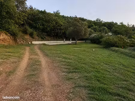 terrain constructible 1 200 m² – collobrières – belle vue dégagée