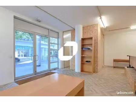 local commercial 84 m²
