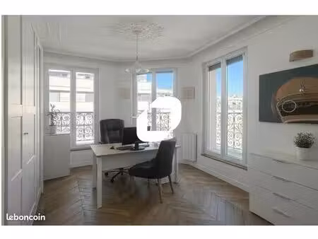 bureau 54 m²