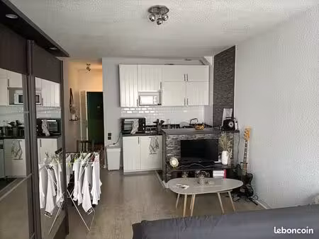 studio meublé 32m2 metro lumière (ligne d)