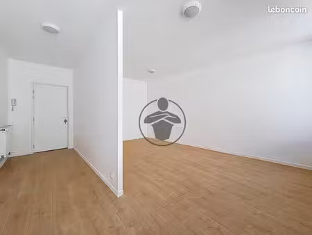 studio 1 pièce 43 m²