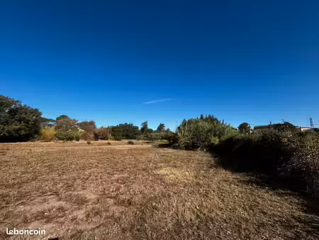 terrain 1 055 m² puget sur argens