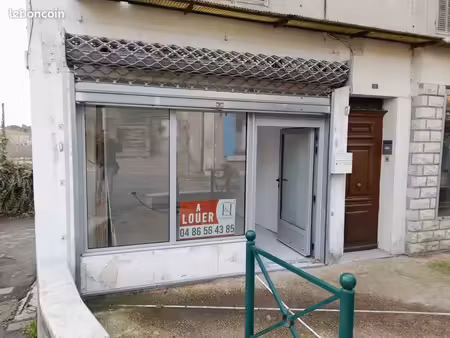 local 17 m²