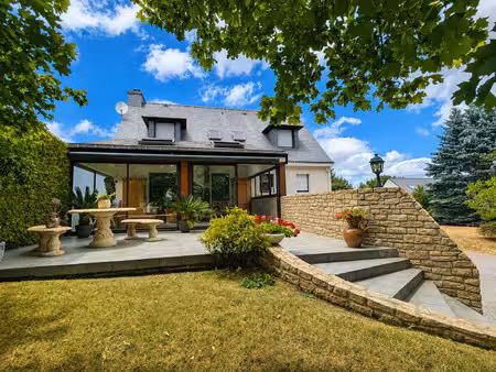 maison de 152 m2 avec ensemble d'atelier/garage de 128 m2 s
