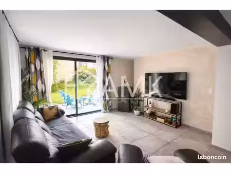 maison 6 pièces 106 m²