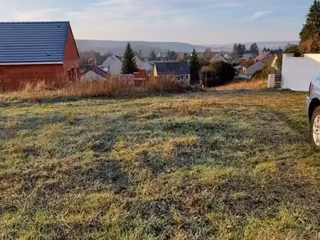 terrain à véron  constructible et viabilisé