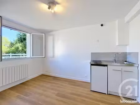 studio 1 pièce 14 m²